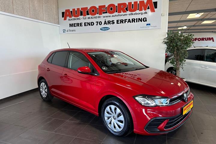 Rød VW Polo fra 2024 set udefra
