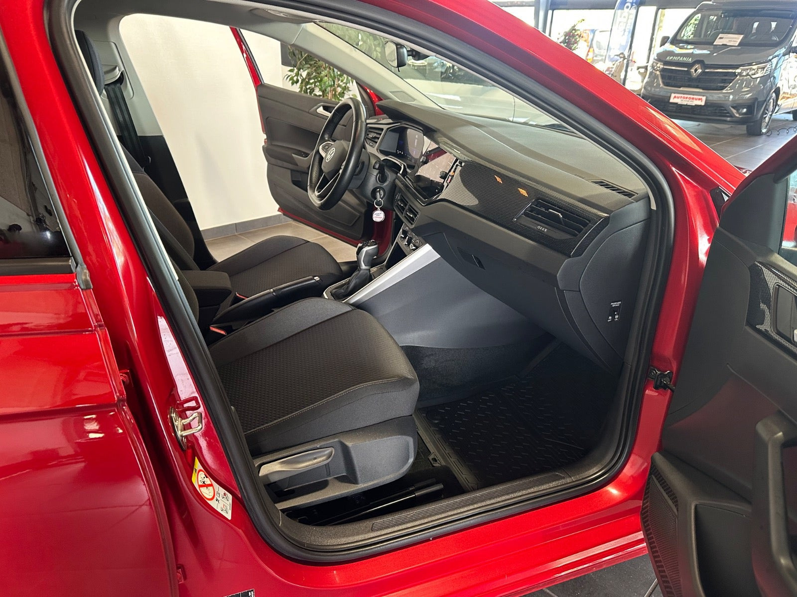 Rød VW Polo fra 2024