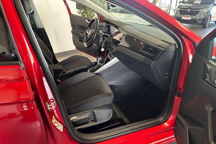 Rød VW Polo fra 2024