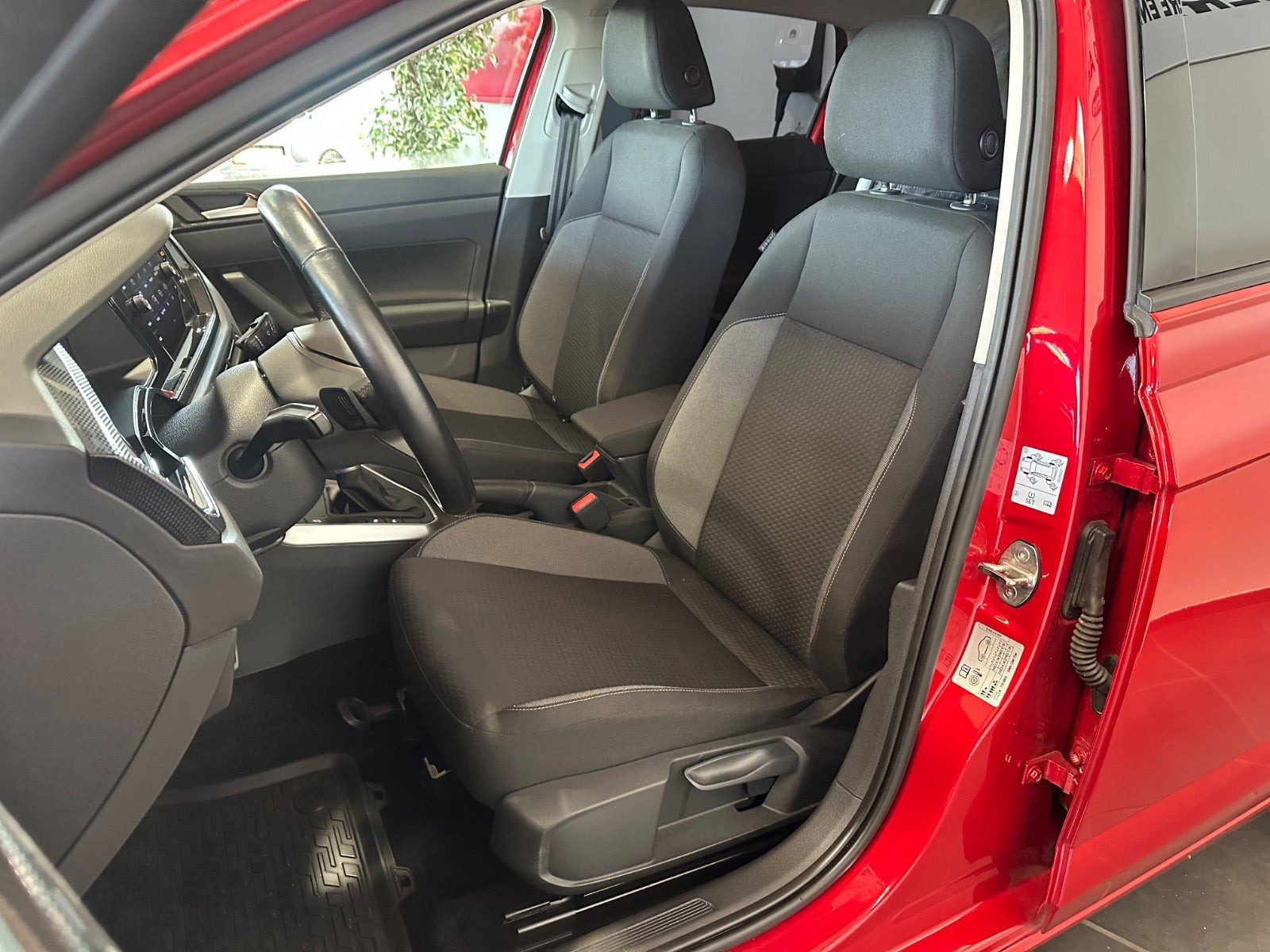Rød VW Polo fra 2024