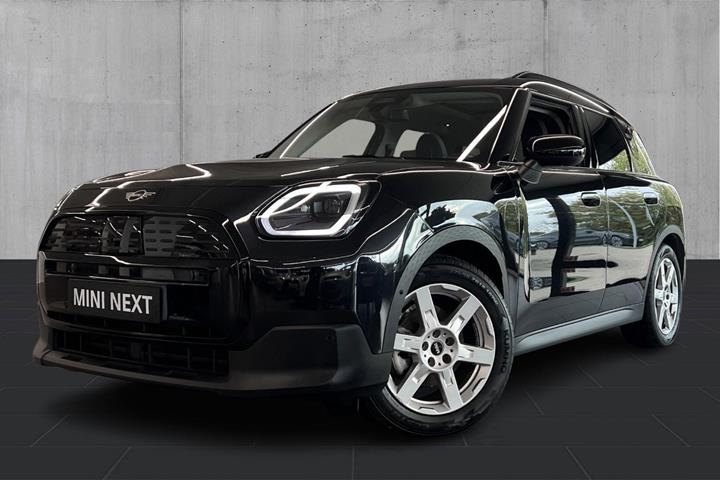 Sort Mini Countryman E fra 2024 set udefra