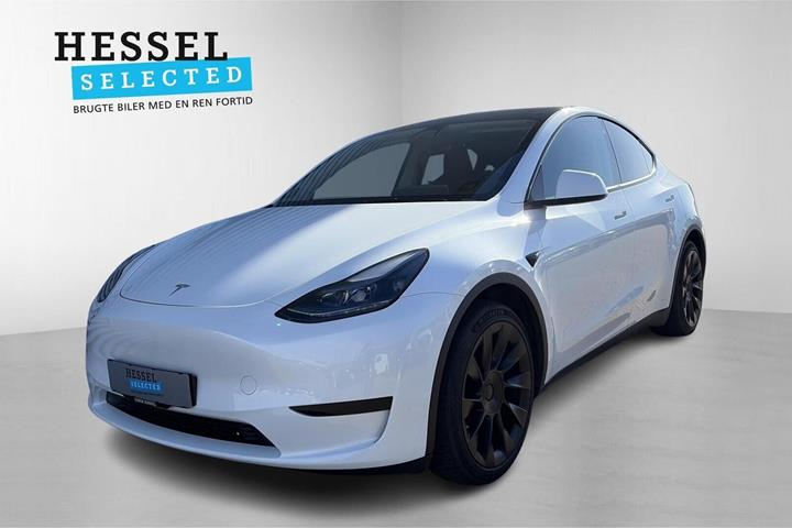Hvid Tesla Model Y fra 2023