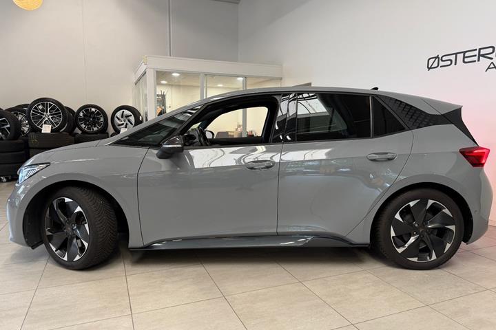 Grå Cupra Born fra 2023