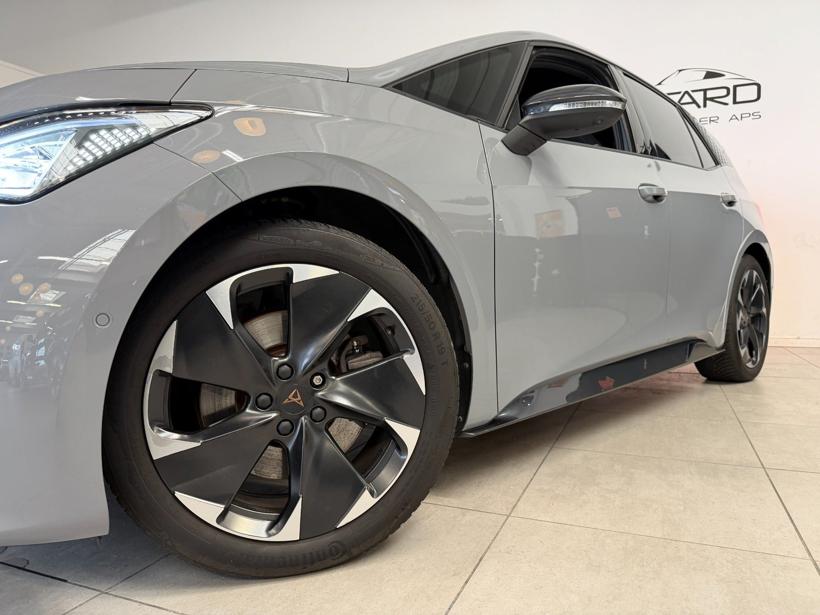 Grå Cupra Born fra 2023