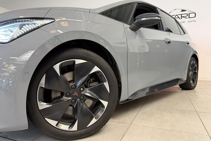 Grå Cupra Born fra 2023