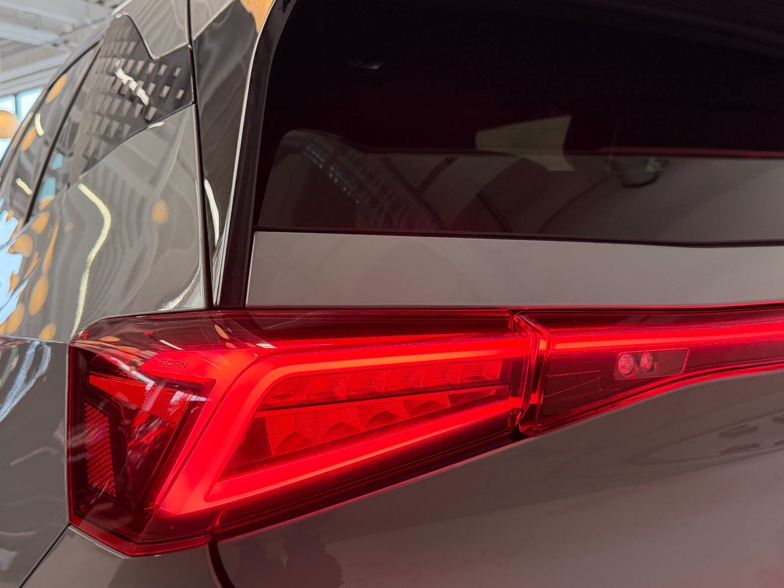 Grå Cupra Born fra 2023