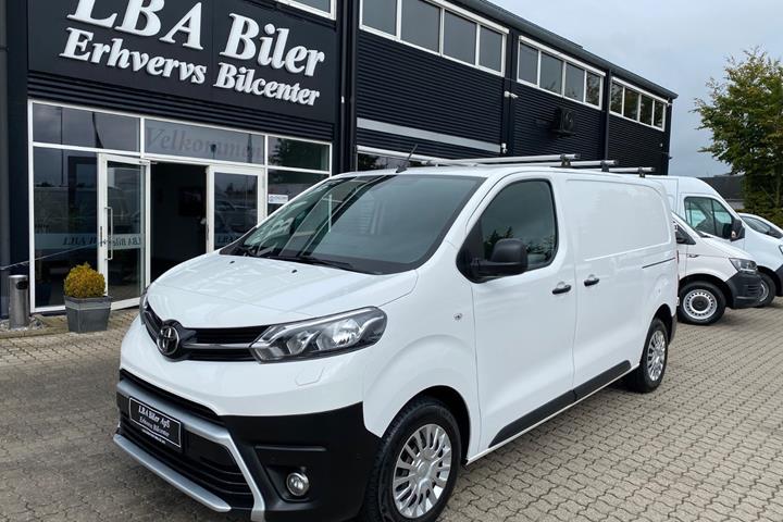 Hvid Toyota ProAce fra 2021