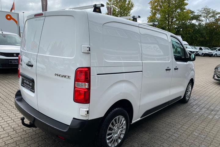 Hvid Toyota ProAce fra 2021