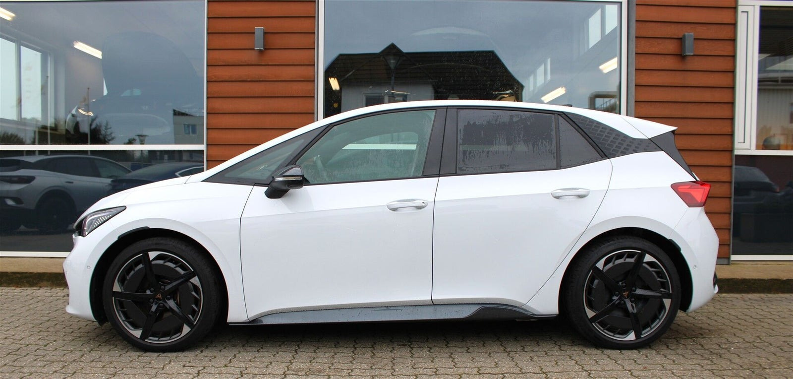 Hvid Cupra Born fra 2025