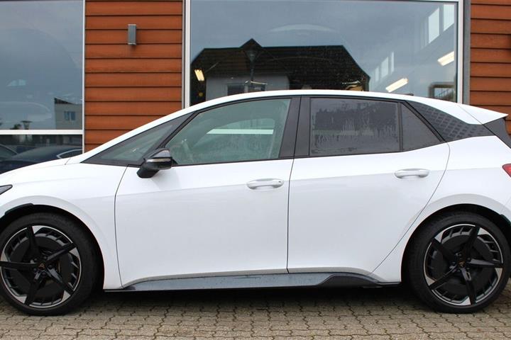 Hvid Cupra Born fra 2025