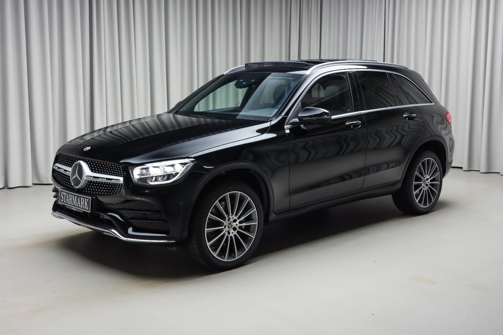 Sort Mercedes GLC300 de fra 2022
