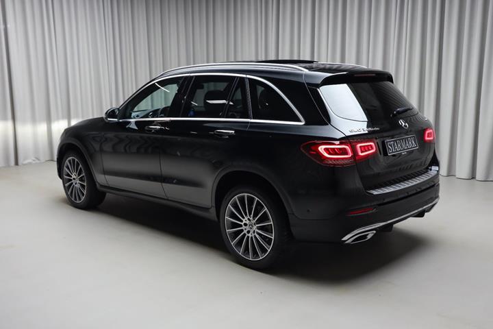 Sort Mercedes GLC300 de fra 2022