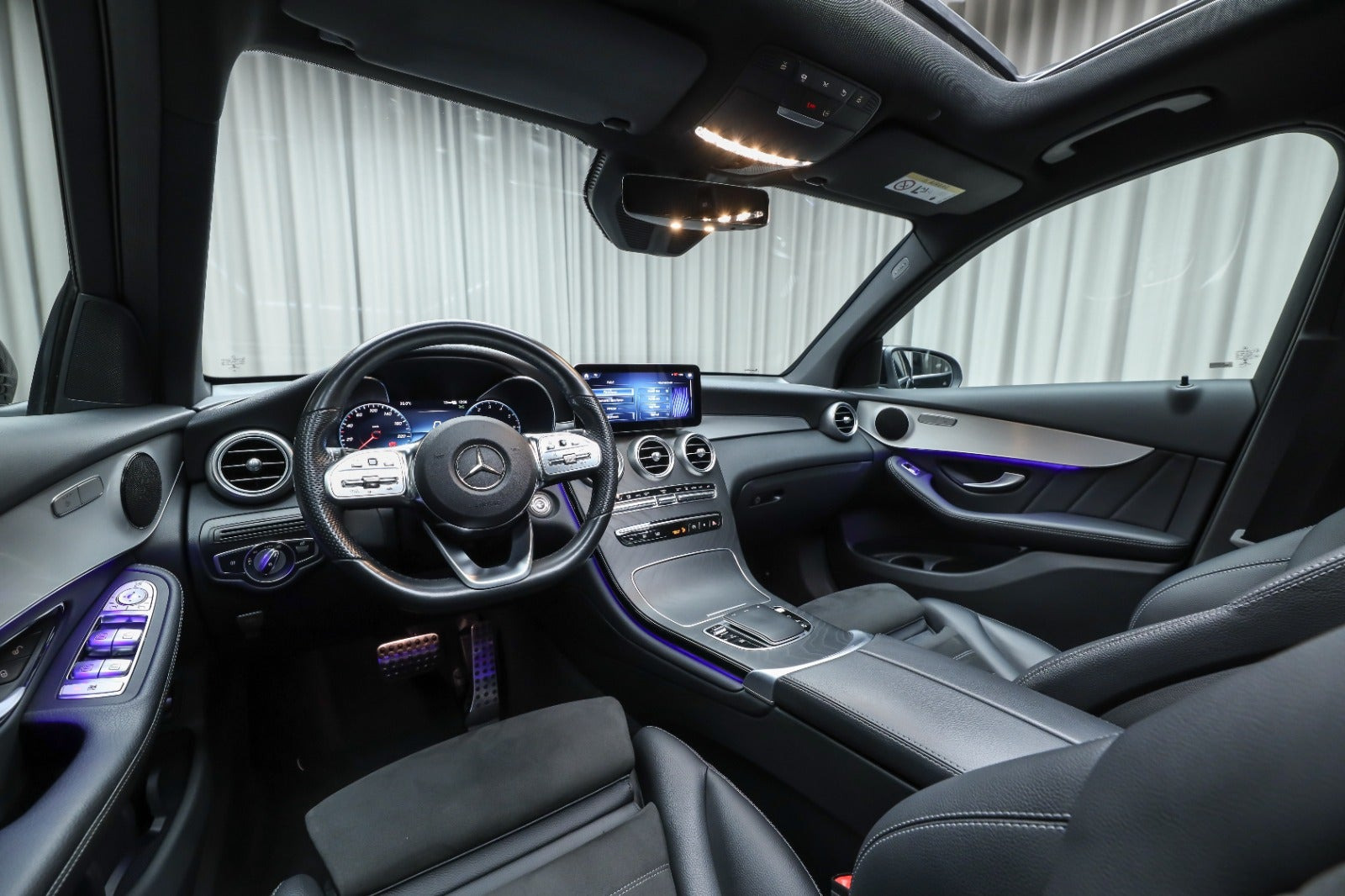 Sort Mercedes GLC300 de fra 2022