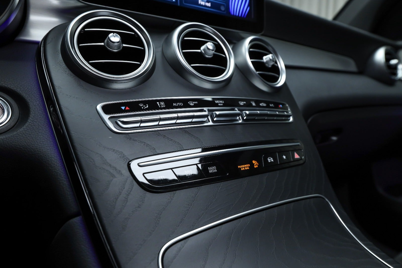 Sort Mercedes GLC300 de fra 2022