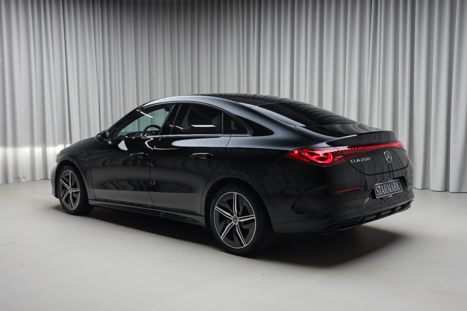 Sort Mercedes CLA250+ fra 2025