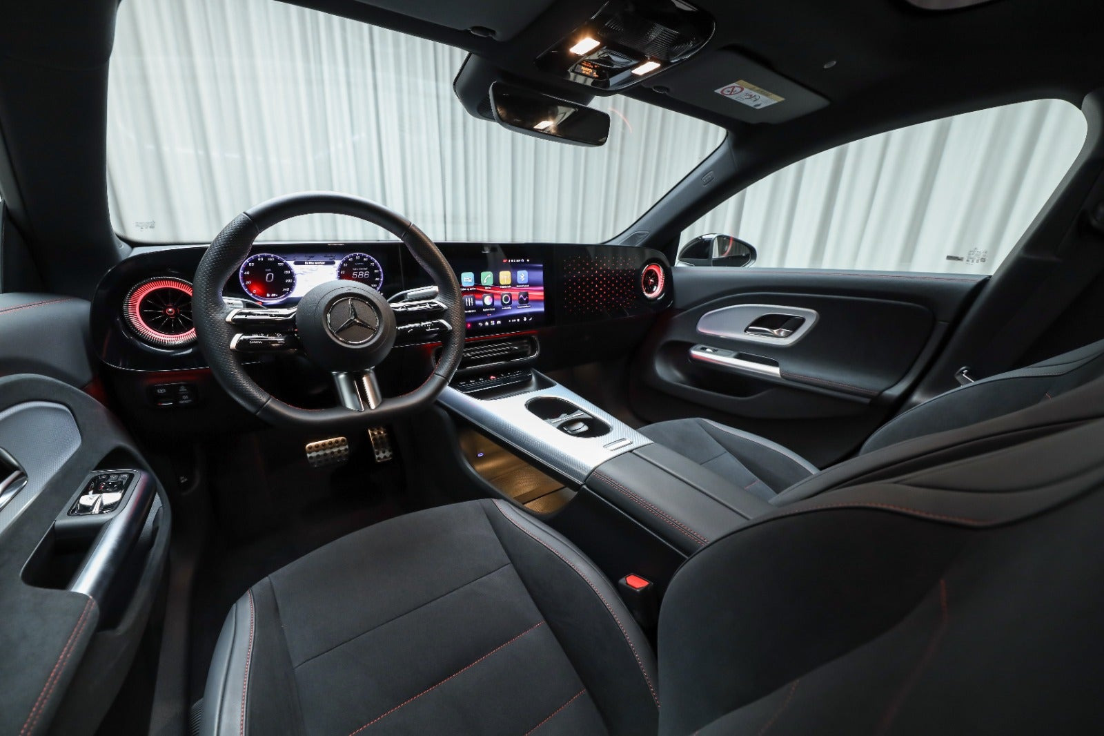 Sort Mercedes CLA250+ fra 2025