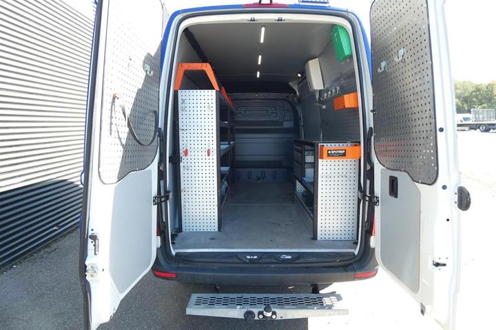 Hvid Mercedes Sprinter 317 fra 2024