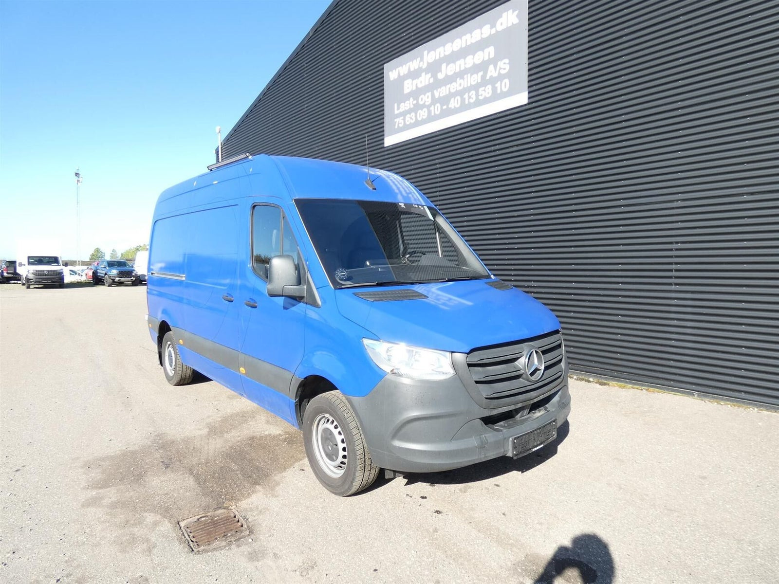 Hvid Mercedes Sprinter 317 fra 2024