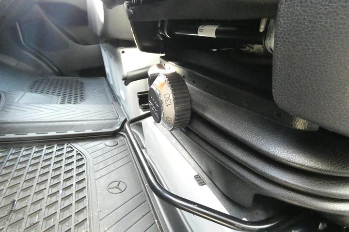 Hvid Mercedes Sprinter 317 fra 2024