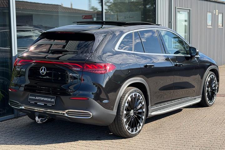 Sort Mercedes EQE350 SUV fra 2024