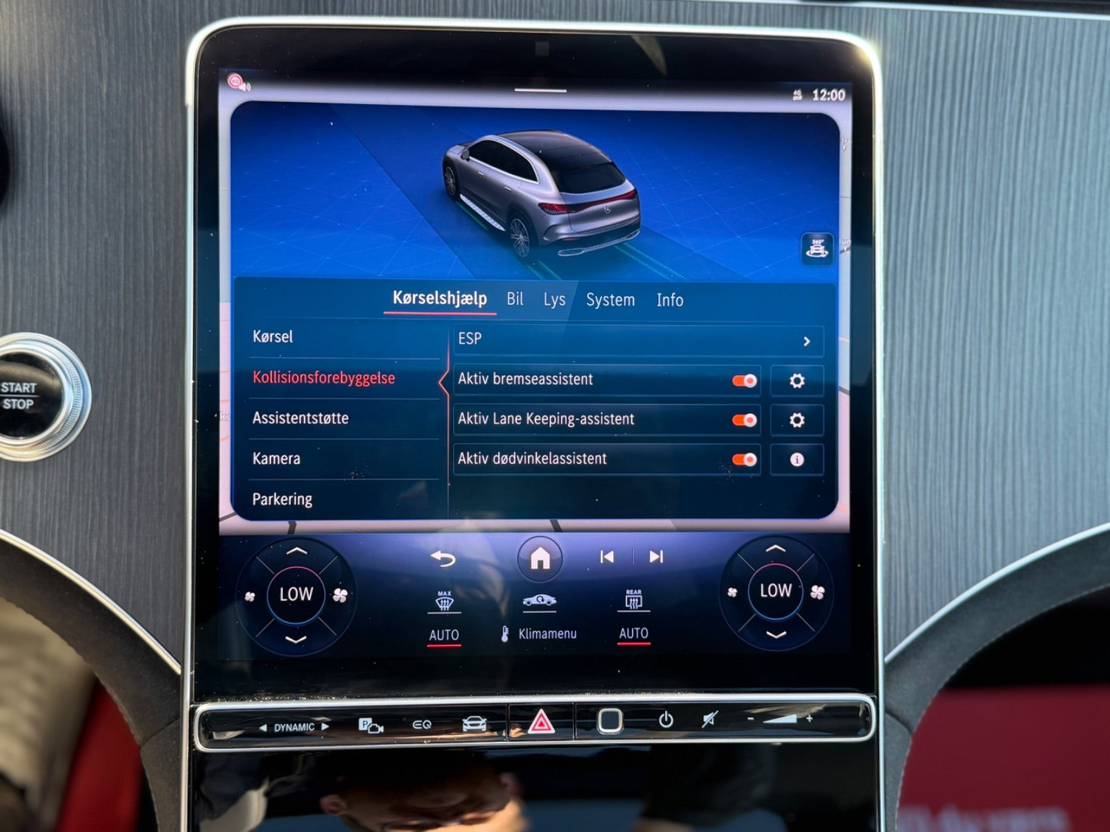Sort Mercedes EQE350 SUV fra 2024