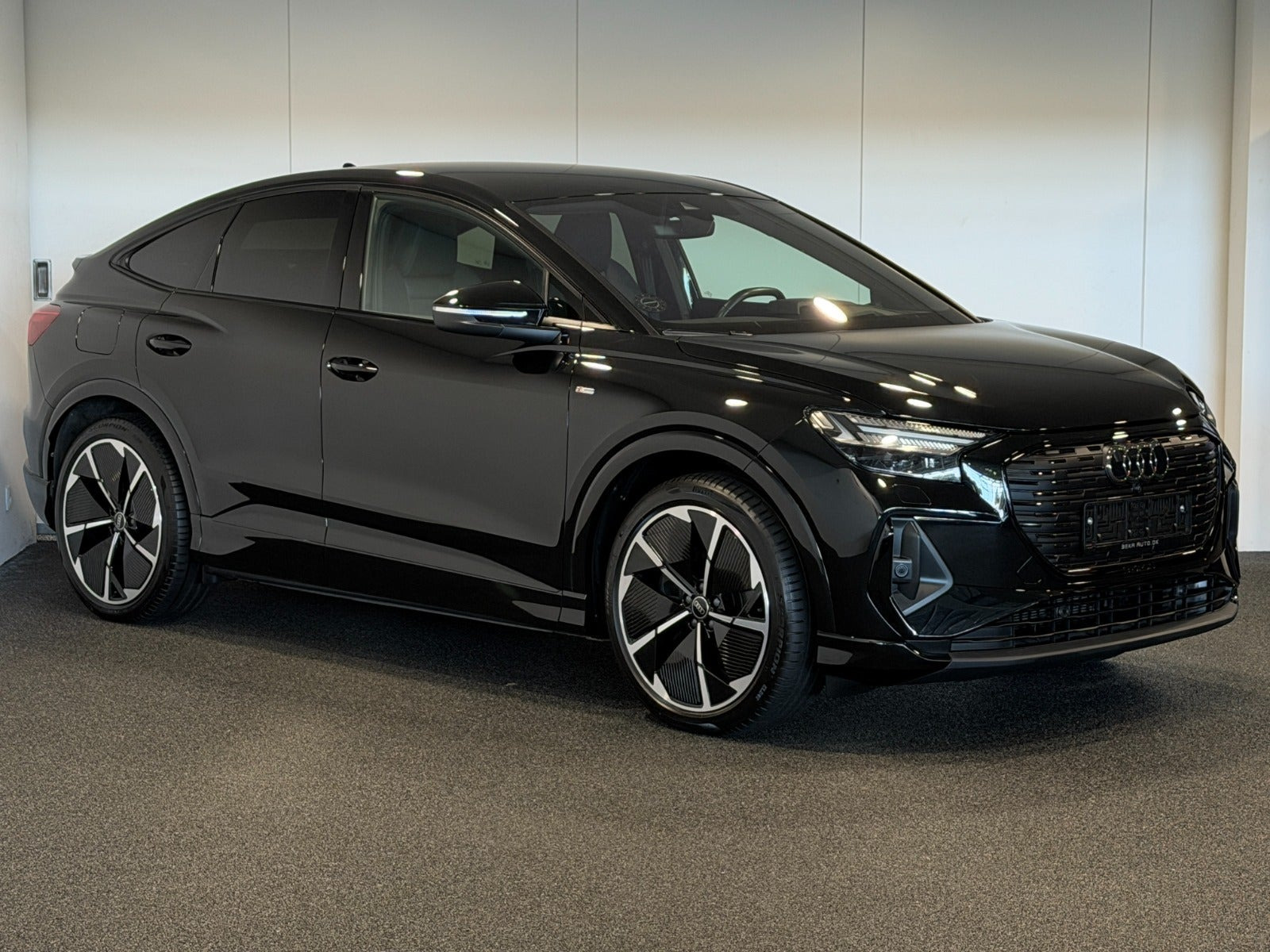 Sort Audi Q4 e-tron fra 2024