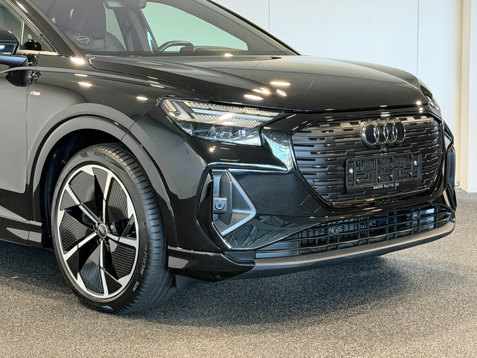 Sort Audi Q4 e-tron fra 2024