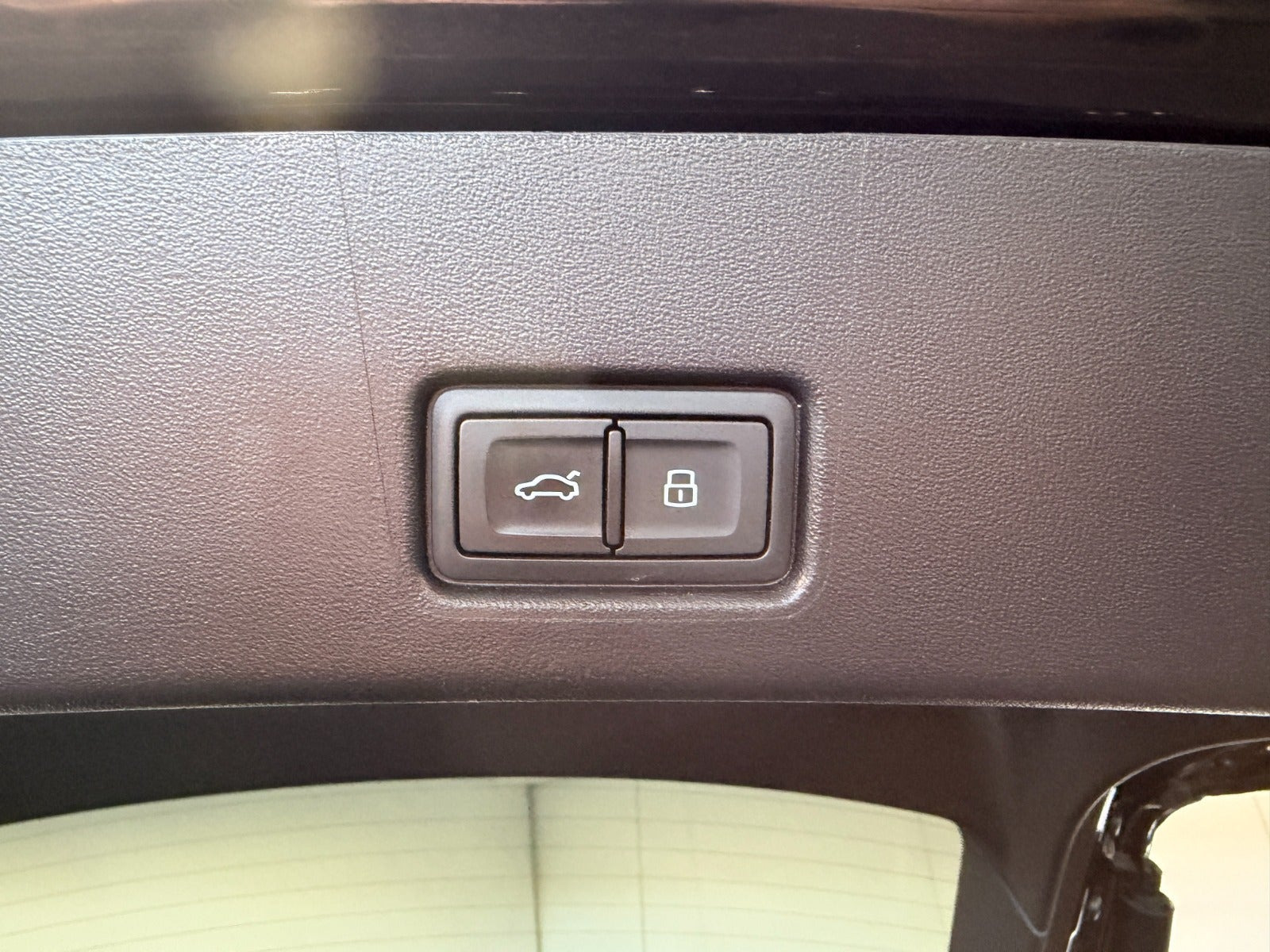 Sort Audi Q4 e-tron fra 2024