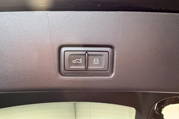 Sort Audi Q4 e-tron fra 2024