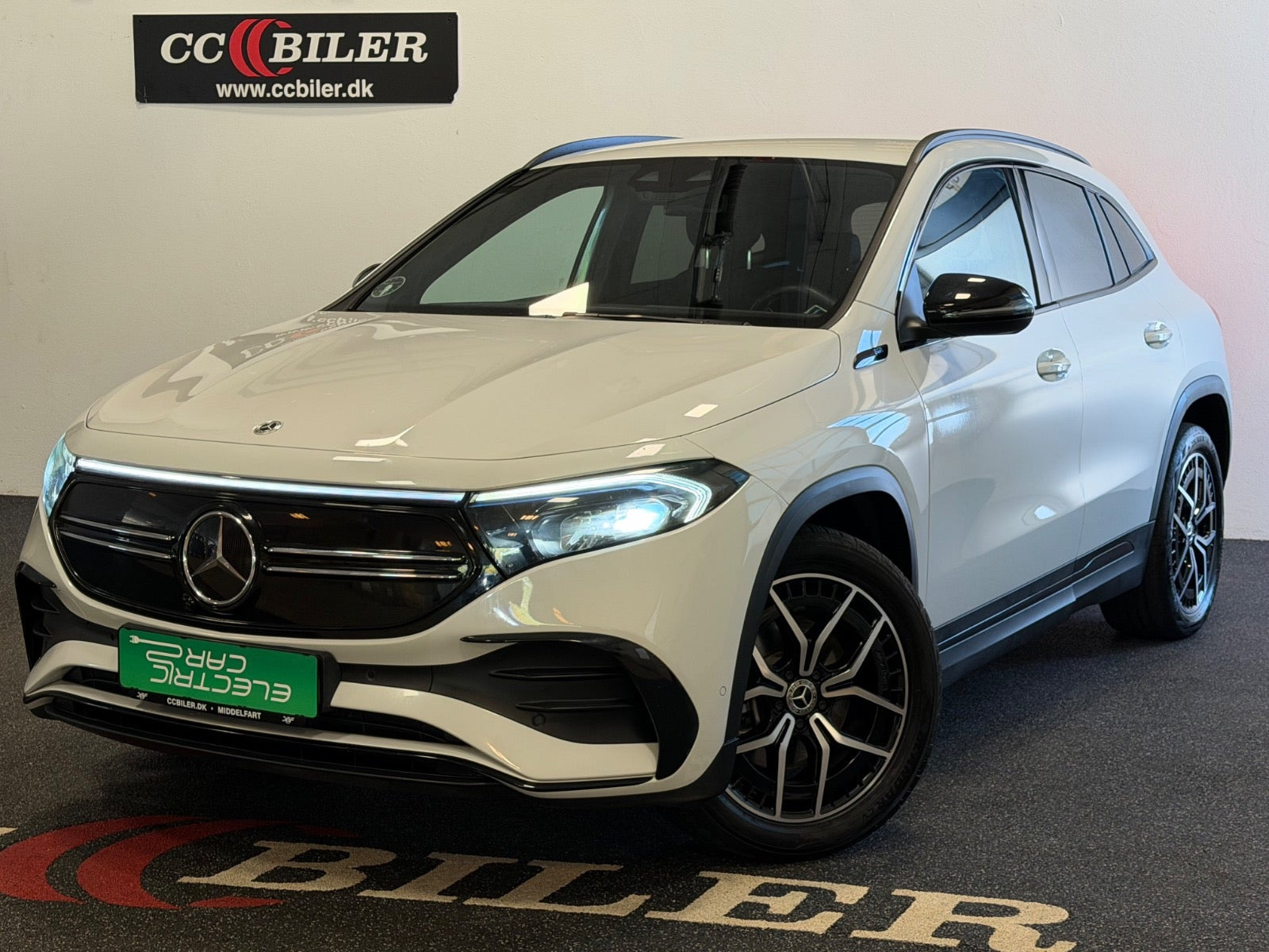 Hvid Mercedes EQA250 fra 2023