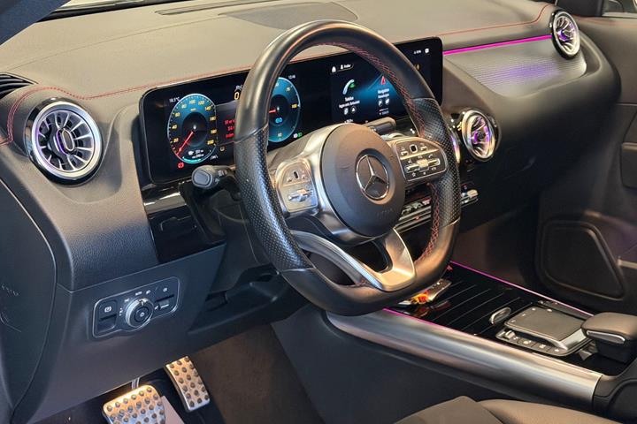 Hvid Mercedes EQA250 fra 2023