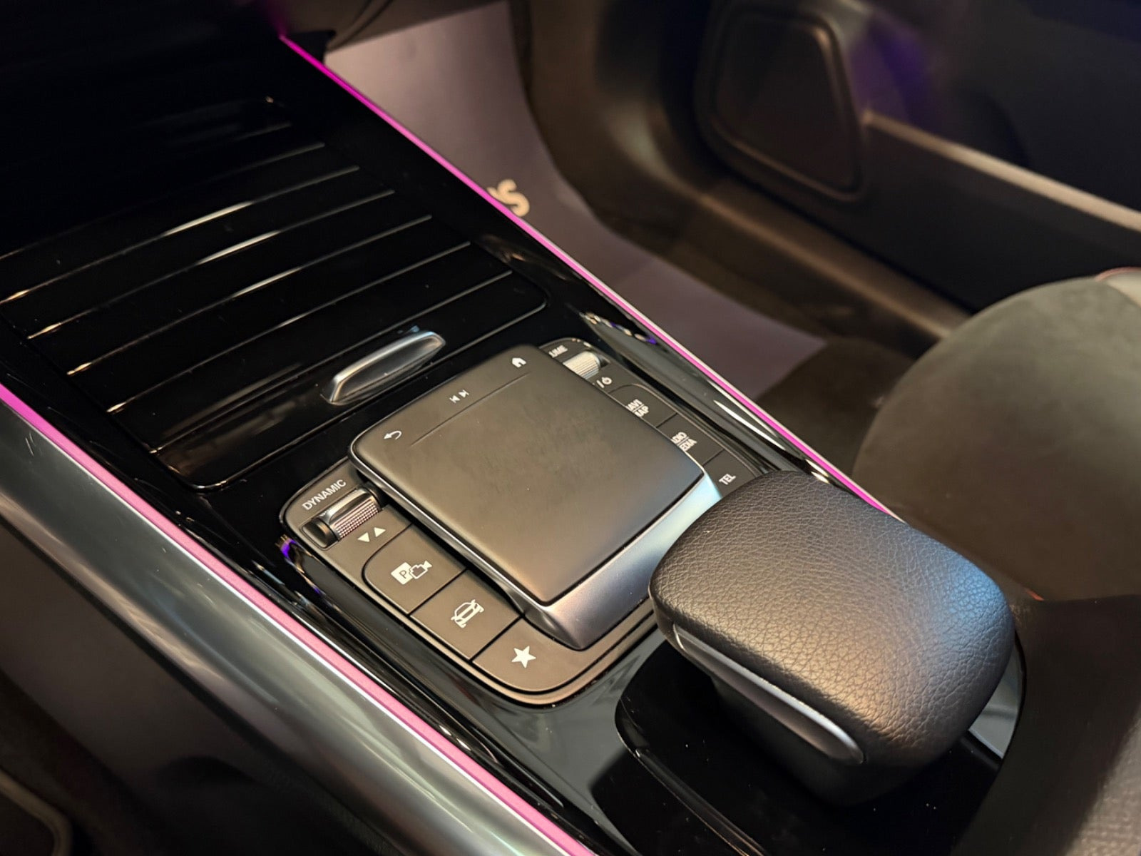 Hvid Mercedes EQA250 fra 2023