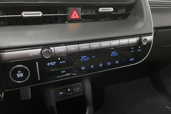 Grå Hyundai Ioniq 5 fra 2025