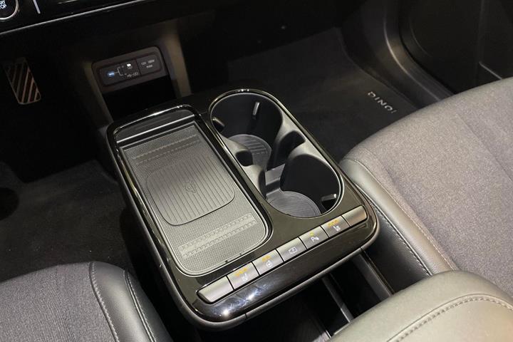 Grå Hyundai Ioniq 5 fra 2025