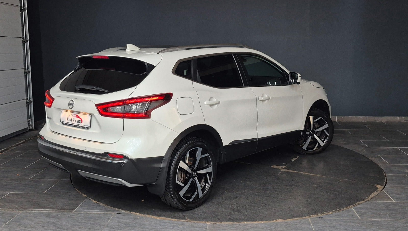 Hvid Nissan Qashqai fra 2017