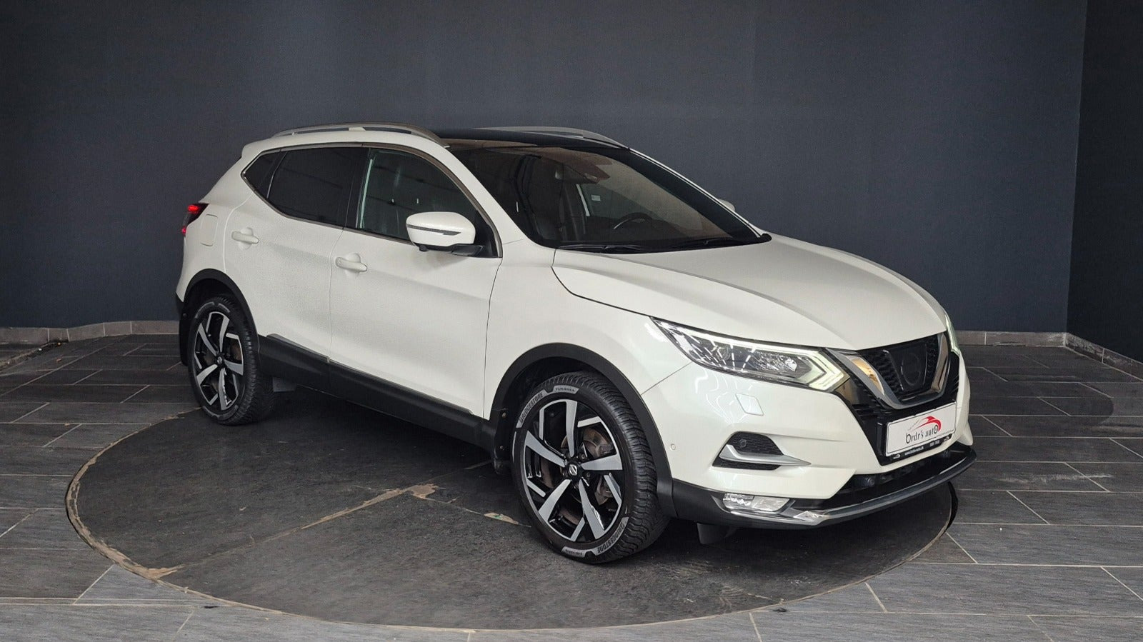 Hvid Nissan Qashqai fra 2017