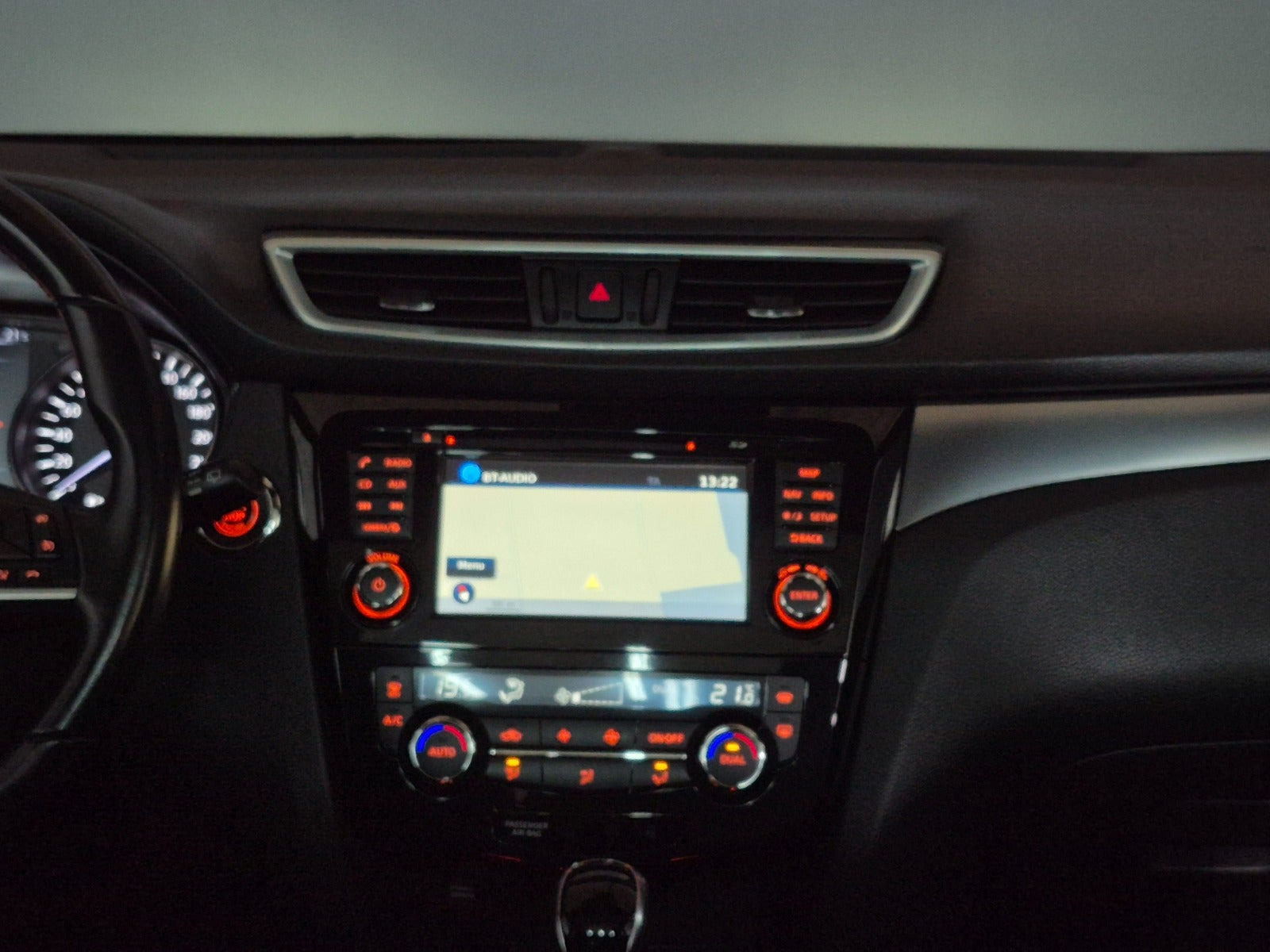 Hvid Nissan Qashqai fra 2017