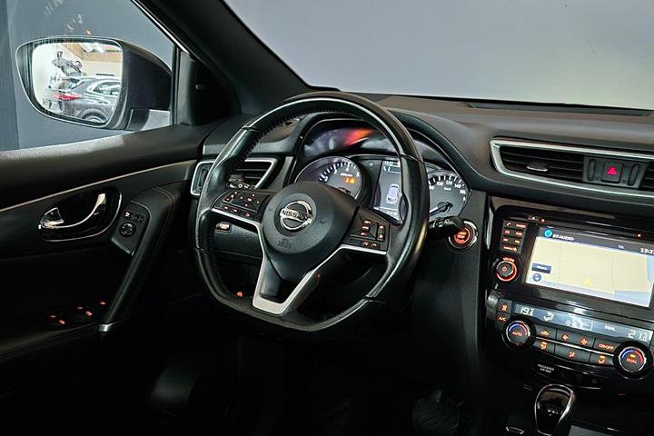 Hvid Nissan Qashqai fra 2017