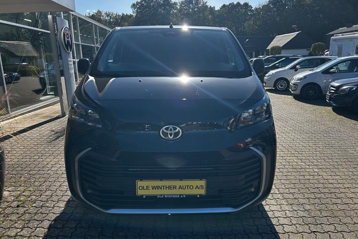 Sort Toyota ProAce fra 2026