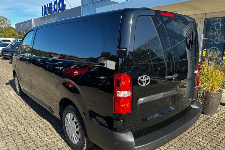 Sort Toyota ProAce fra 2026