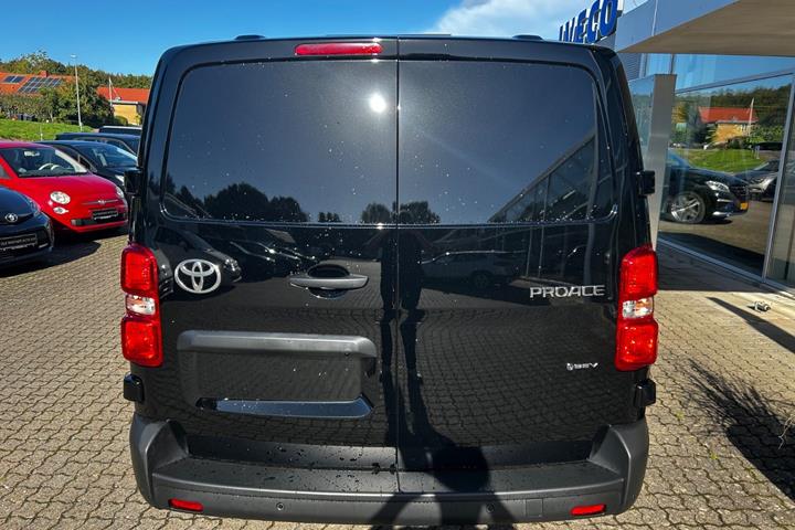 Sort Toyota ProAce fra 2026