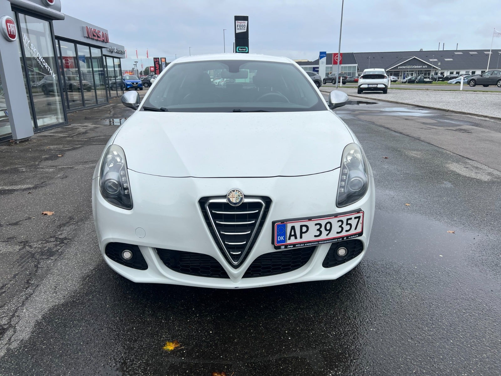 Hvid Alfa Romeo Giulietta fra 2011