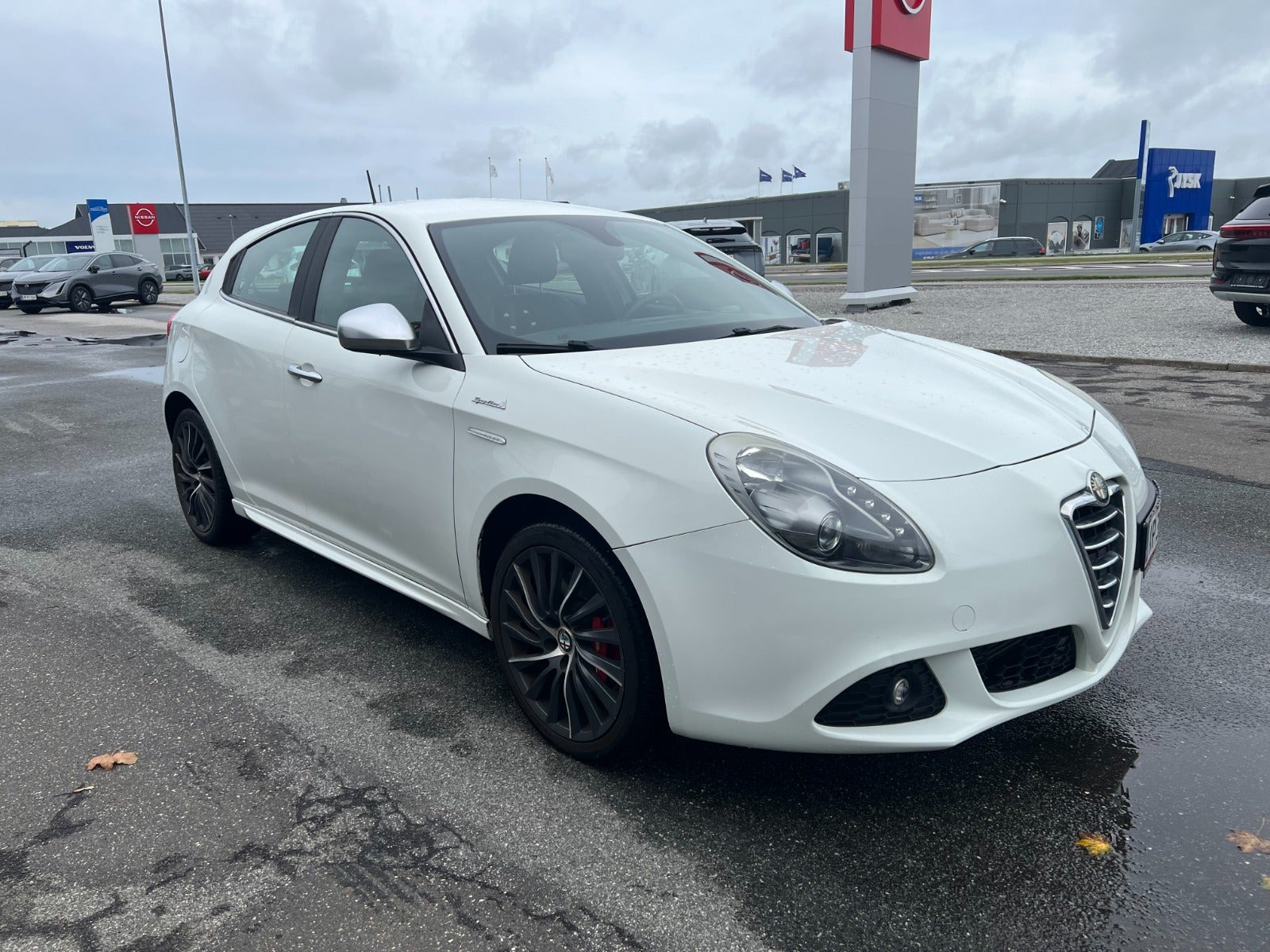 Hvid Alfa Romeo Giulietta fra 2011