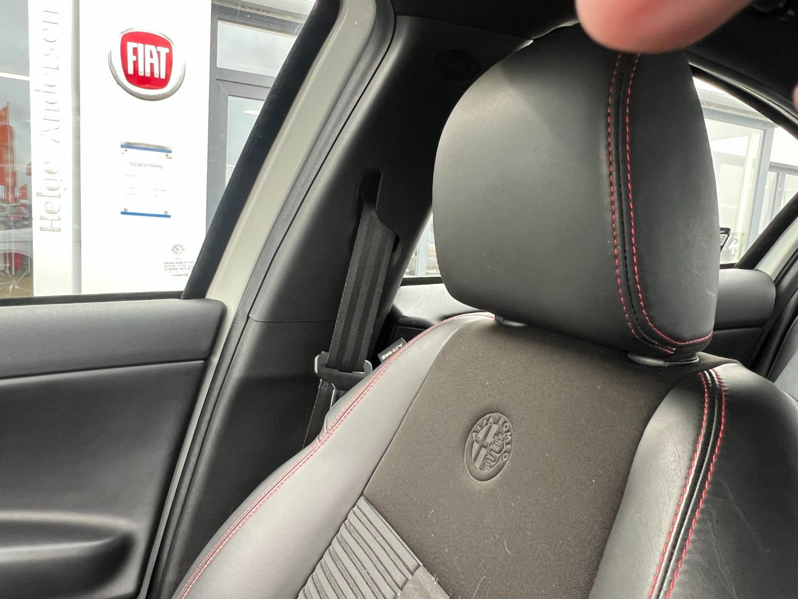 Hvid Alfa Romeo Giulietta fra 2011