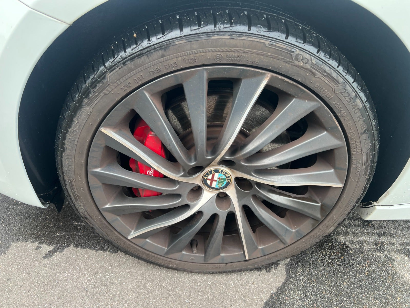 Hvid Alfa Romeo Giulietta fra 2011