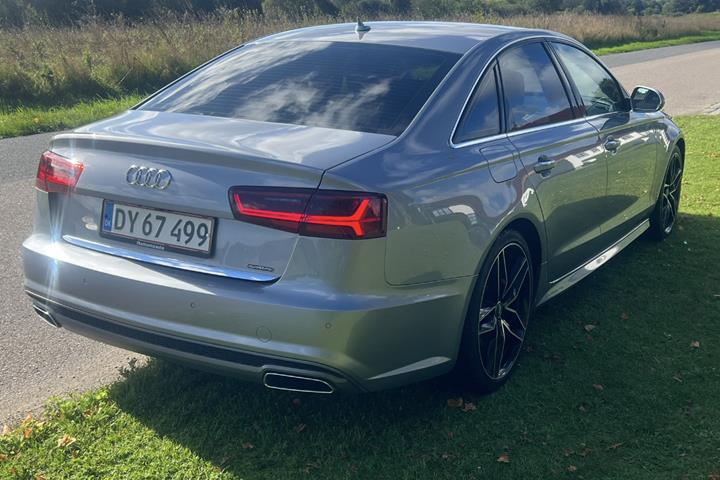 Grå Audi A6 fra 2016