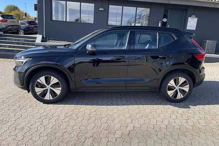 Sort Volvo XC40 fra 2023