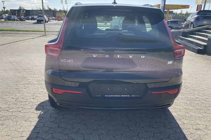Sort Volvo XC40 fra 2023