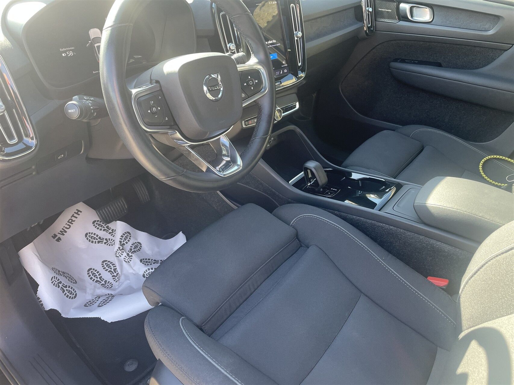 Sort Volvo XC40 fra 2023