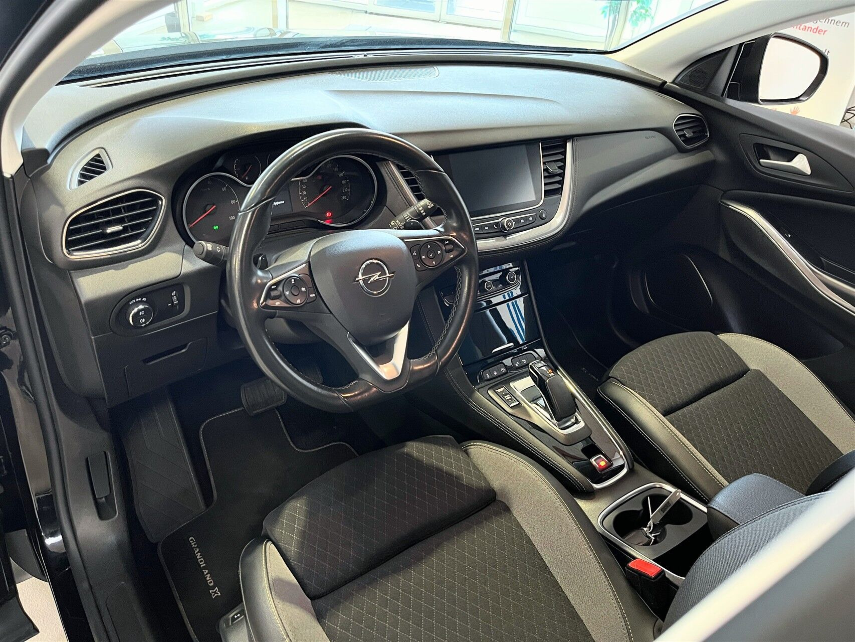 Sort Opel Grandland X fra 2021